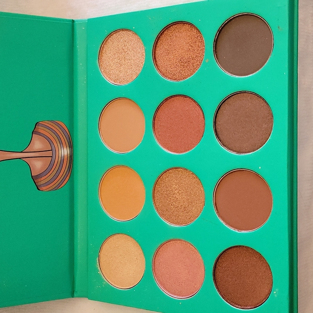 Juvia's Place - The Nubia eye palette